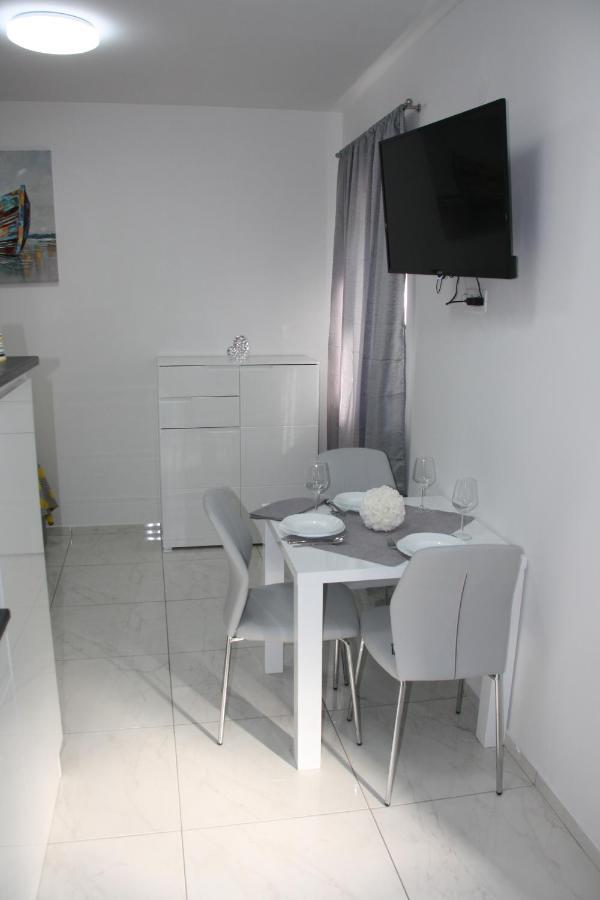 Lea Apartment Sibenik Exterior photo